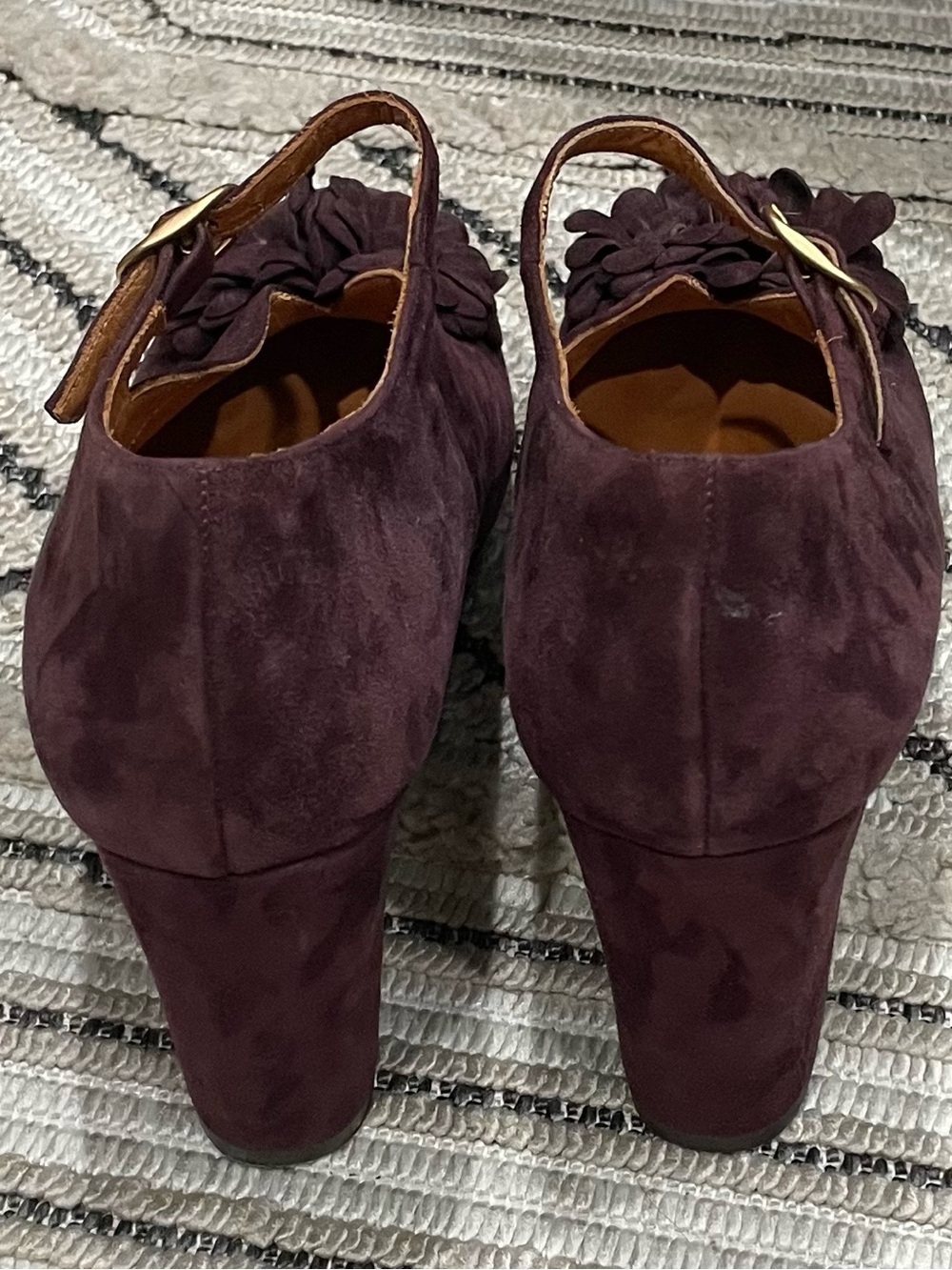 Chie Mihara Plum Suede Mary Jane Platform Shoes with Floral Applique - Picture 3 of 9